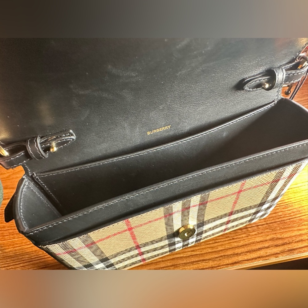 Authentic Vintage Check & Italian Leather Burberry Bag - Picture 4 of 7
